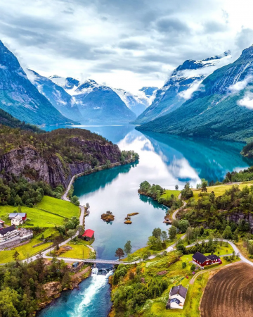 Fiordos Vikingos y Joyas del Báltico